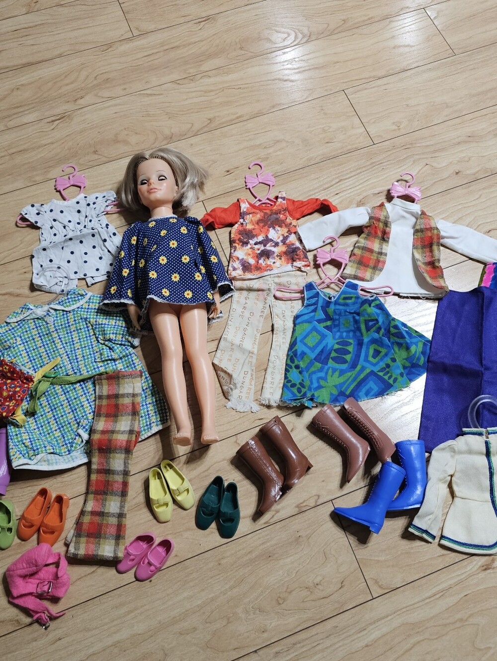 Vintage Doll 1970  Ideal Chrissy Grow Hair  Shoes & Outfits Bundle Blonde 18"